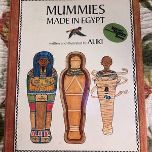 First Edition Signed Copy Aliki MUMMIES MADE IN EGYPT Hardcover 1979
